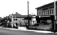 Broadway Garage, Havant Road c.1965, Drayton