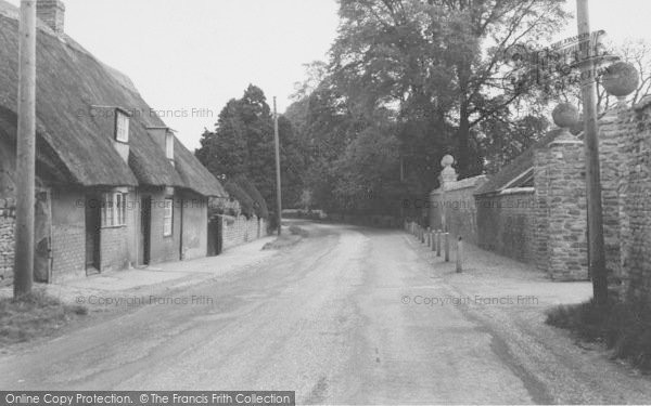 Photo of Drayton, High Street c.1960