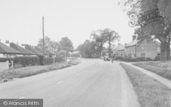 Main Road c.1955, Drayton