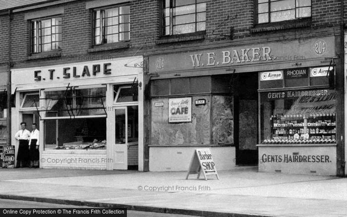 Photo of Drayton, Slape's And Baker's, The Broadway c.1955