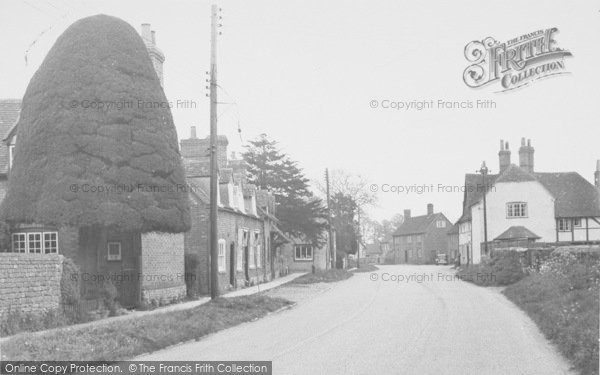 Photo of Drayton, The High Street c.1955