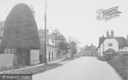 The High Street c.1955, Drayton