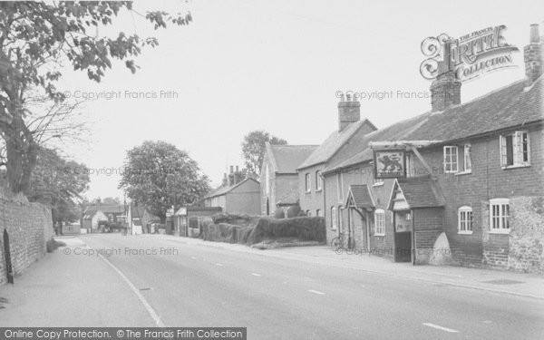 Photo of Drayton, The Red Lion c.1955