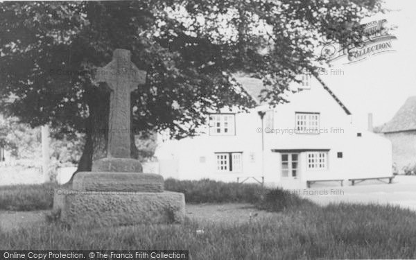 Photo of Drayton, The Wheatsheaf c.1960