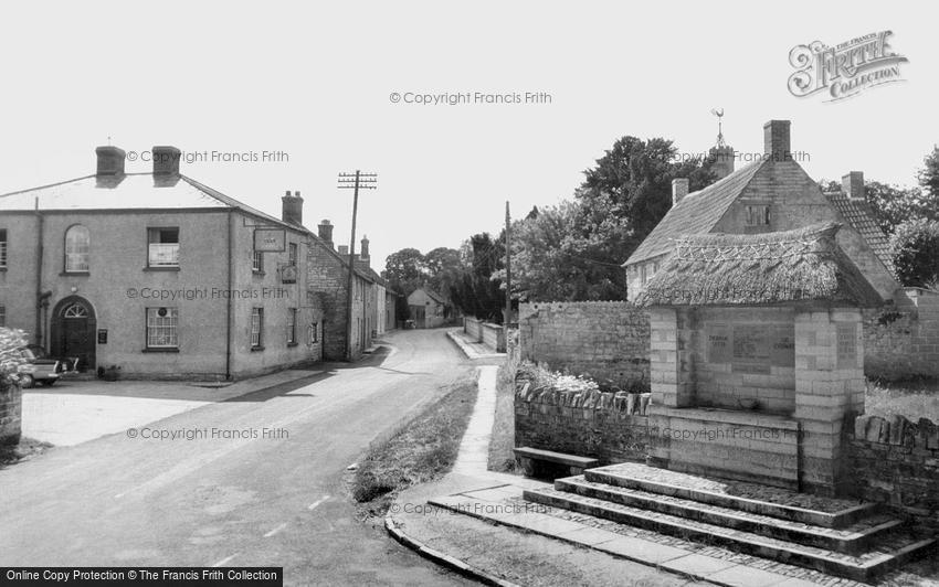 Drayton, Village and War Memorial c1955