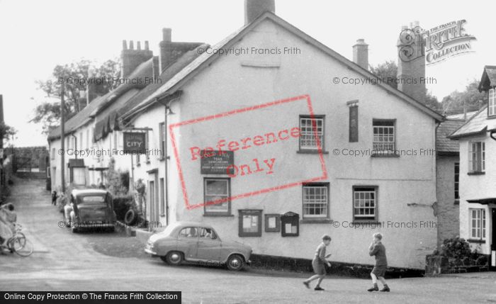 Photo of Drewsteignton, The Old Inn c.1960