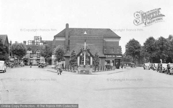 Photo of Droitwich Spa, Victoria Square c.1950