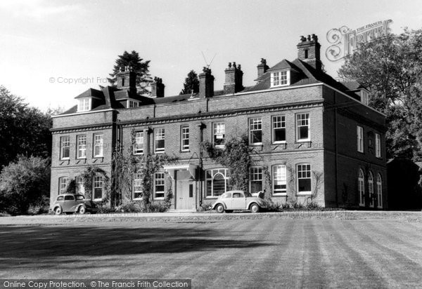 Photo of Droxford, Fairfield House c.1960 - Francis Frith