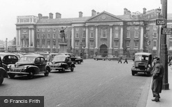 Trinity College 1957, Dublin