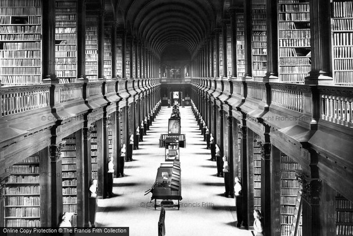 Photo of Dublin, Trinity College Library 1897