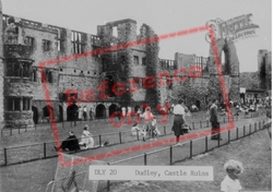 Castle Ruins c.1955, Dudley
