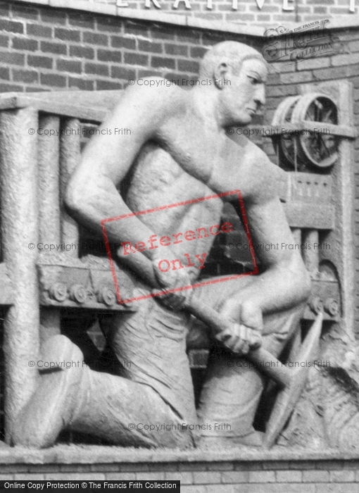 Photo of Dudley, Part Of The Sculpture Frieze, Birdcage Walk c.1965