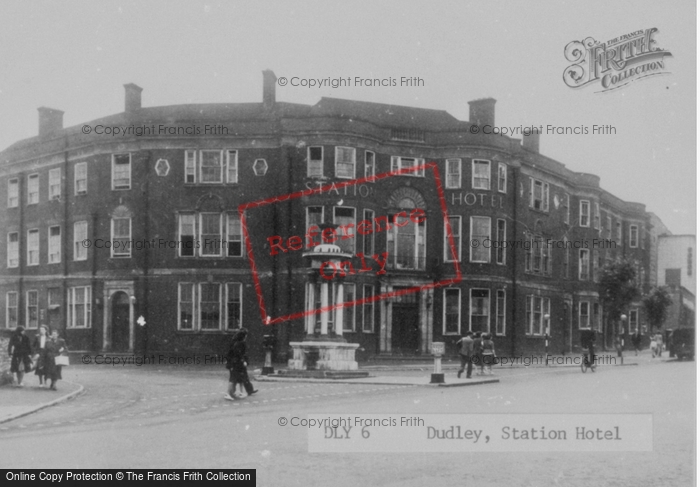 Photo of Dudley, Station Hotel c.1950