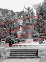 Statue, Civic Gardens c.1955, Dudley