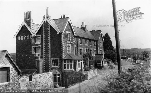 Photo of Dulverton, Carnarvon Arms Hotel c.1960
