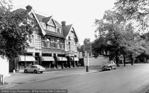 Photo of Dulwich, The Crown And Greyhound c.1965