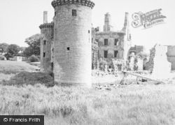 Caerlaverock Castle 1951, Dumfries