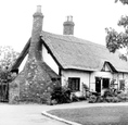 Ye Old Thatched Cottage c.1955, Dunchurch