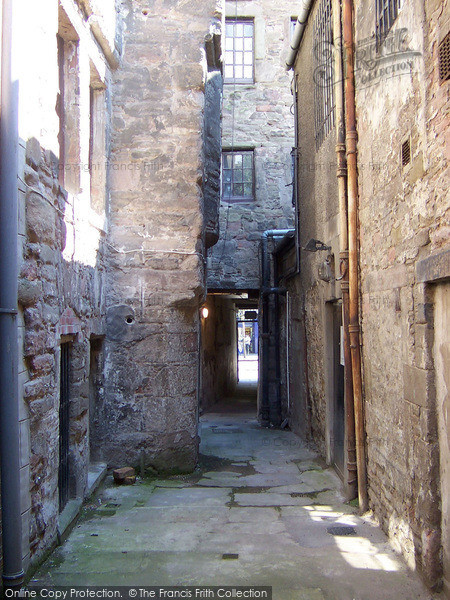 Photo of Dundee, Gray's Close 2005