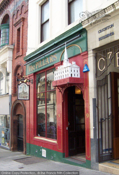 Photo of Dundee, The Pillars Bar 2005