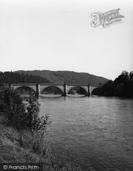 Bridge c.1939, Dunkeld