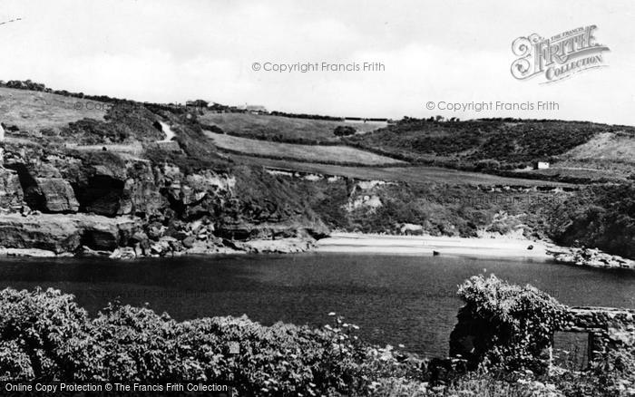 Photo of Dunmore East, Counsellors' Strand c.1939