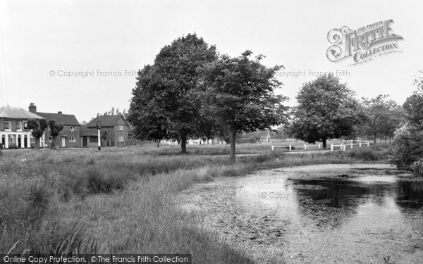 Photo of Dunsfold, The Pond And Sun Inn c.1960