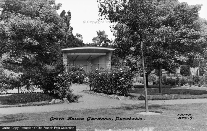 Photo of Dunstable, Grove House Gardens c.1955