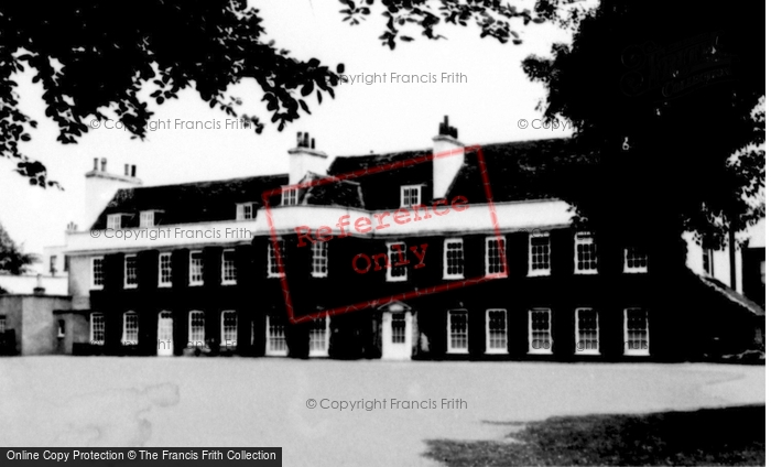 Photo of Dunstable, Municipal Offices c.1955