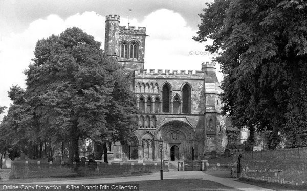 Photo of Dunstable, Priory Church 1958
