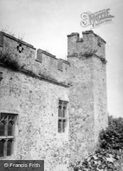 Castle 1950, Dunster