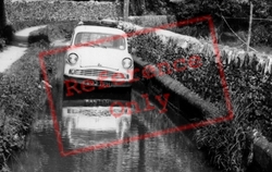 The Ford c.1960, Duntisbourne Abbots