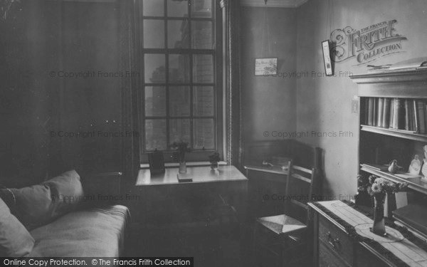 Photo of Durham, Neville's Cross College, Student's Study Bedroom 1925
