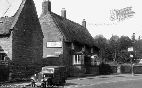 Photo of Duston, Squirrels Inn c1955