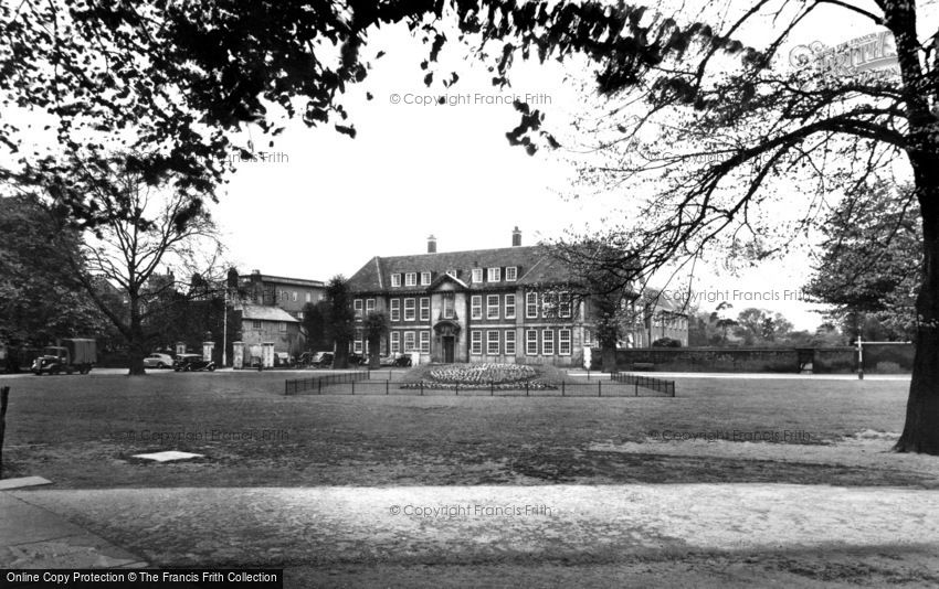 Ealing, Grammar School, the Green c1955