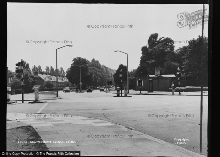 Photo of Ealing, Gunnersbury Avenue c.1960