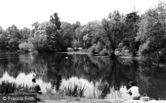 Ealing, Gunnersbury Park, the Fishing Lake c1955