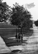 Boys Together 1919, Earlswood