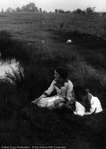 Photo of Earlswood, Girls By The New Pond 1915