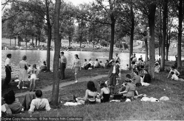 Photo of Earlswood, Lake, The Lido c.1950