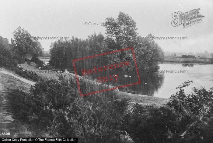 Photo of Earlswood, New Pond 1915