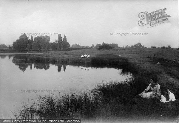Photo of Earlswood, New Pond 1915