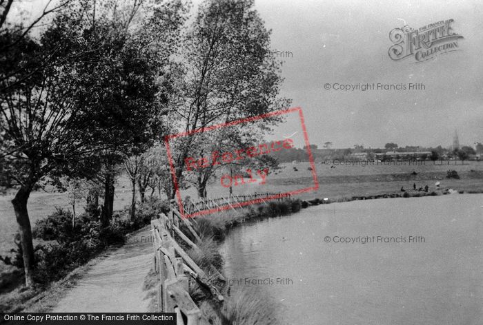 Photo of Earlswood, New Pond 1919