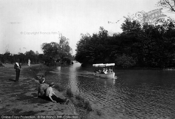 Photo of Earlswood, New Pond 1922