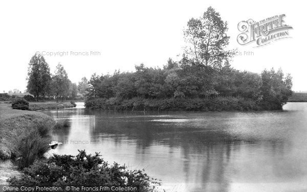 Photo of Earlswood, New Pond, Earlswood Common 1906
