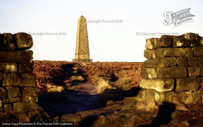 Photo of Easby, Moor, Captain Cook Monument c.1990