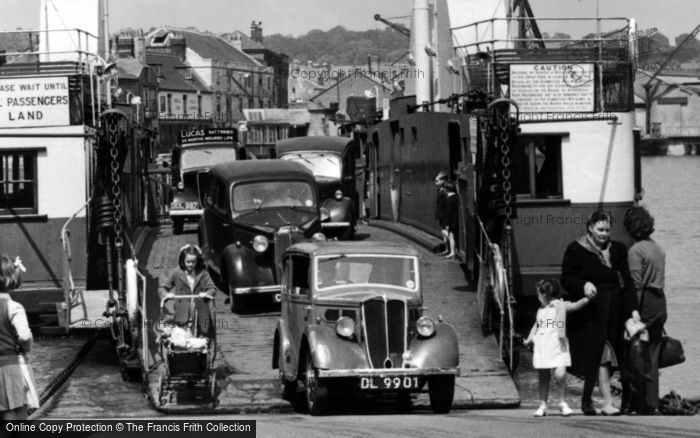 Photo of East Cowes, Standard 10 Disembarking c.1955