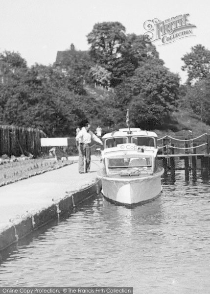Photo of East Farleigh, Boat At The Lock c.1960