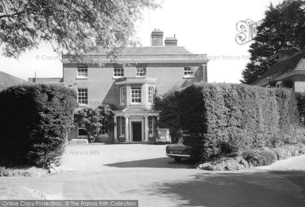 Photo of East Grinstead, Council Offices c.1955