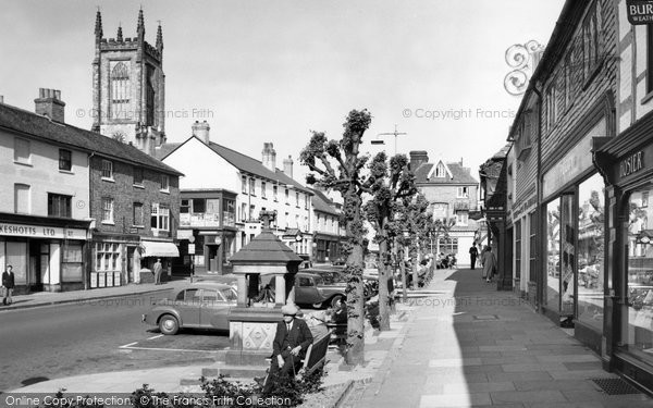 Photo of East Grinstead, High Street c.1960